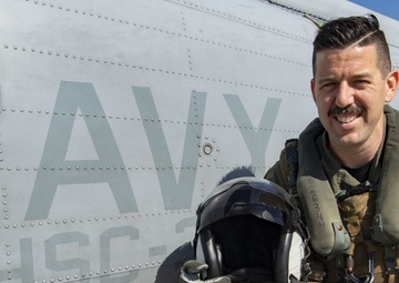 U.S. Naval Aircrewman Aids in Water Rescue Effort While Off-Duty