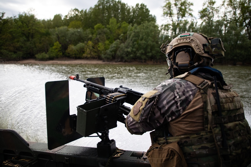 U.S. Army Green Berets and Naval Special Warfare Operators Participate in Black Swan 21