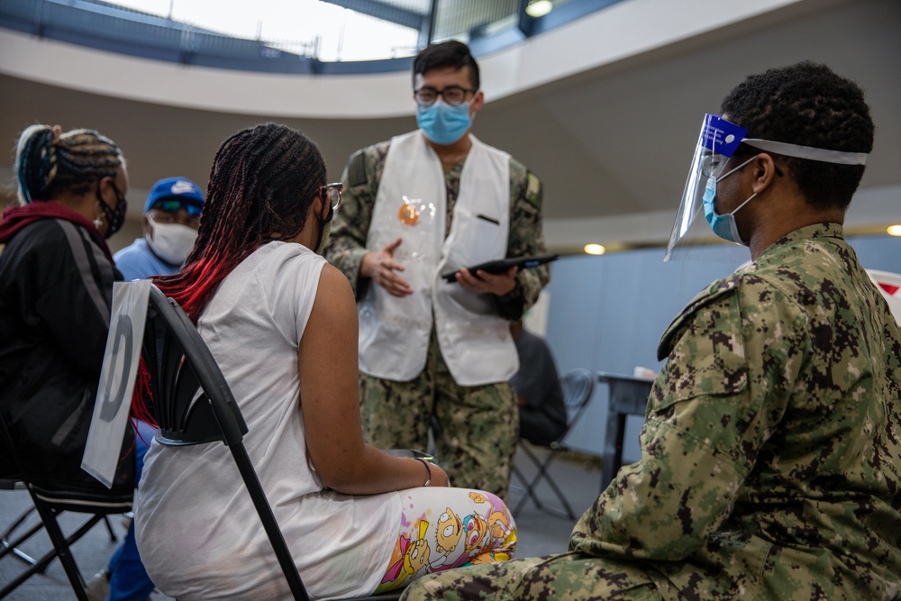 Sailors Continue Vaccination Efforts in Tulsa