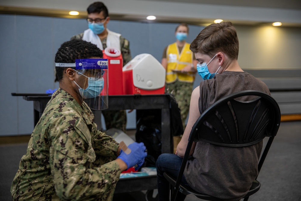 Sailors Continue Vaccination Efforts in Tulsa