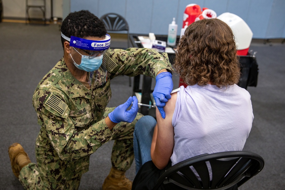 Sailors Continue Vaccination Efforts in Tulsa