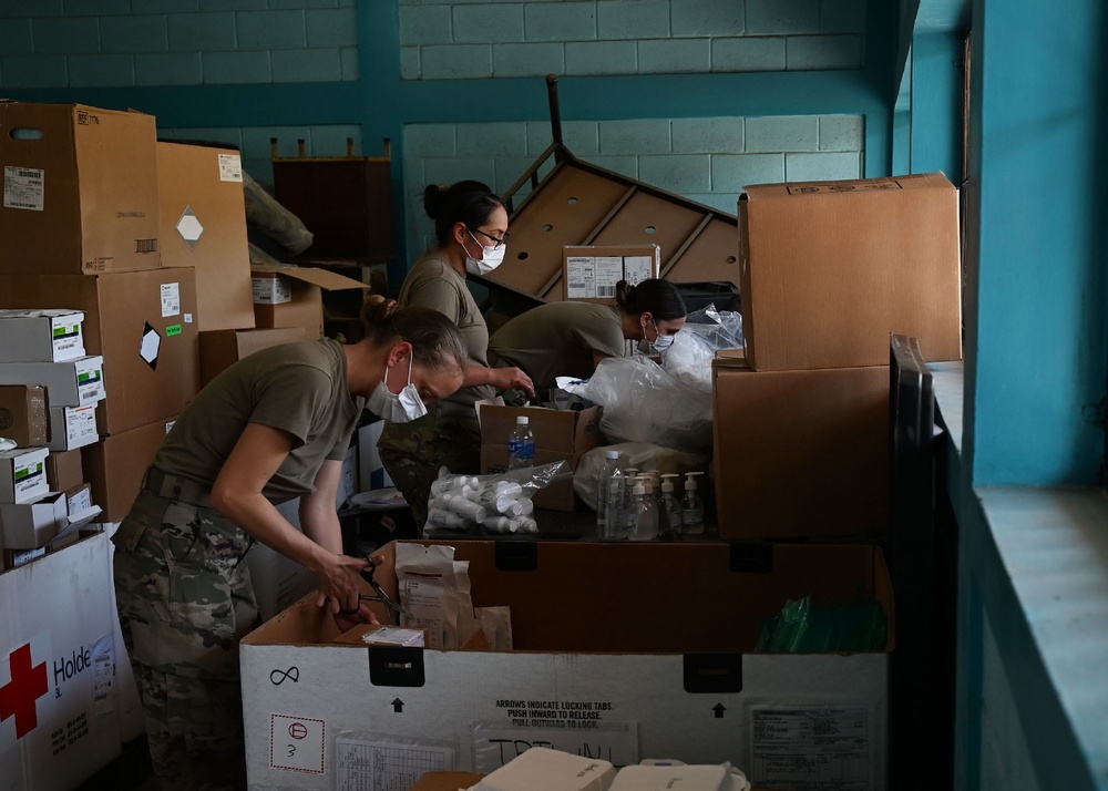 Resolute Sentinel 21: Medics prepare for surgery in Choluteca