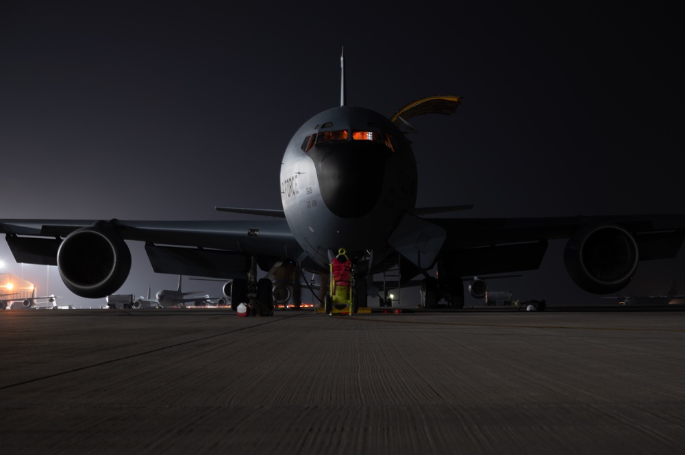 91st EARS &amp; F-16 aerial refuel night ops