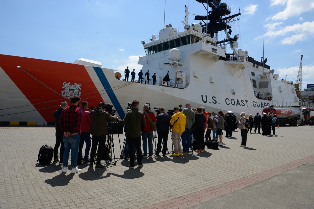 USCGC Hamilton (WMSL 753) calls on Odesa, Ukraine