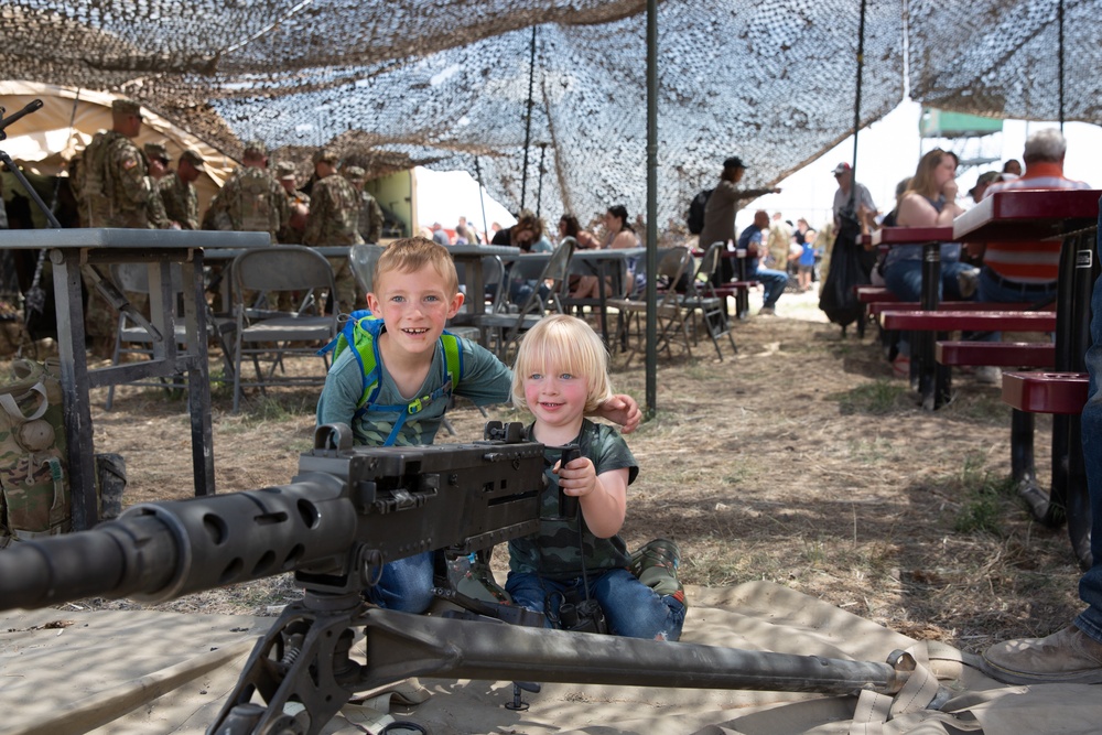 Utah National Guard’s 2nd Battalion, 222nd Field Artillery  hosts live-fire artillery experience for family members