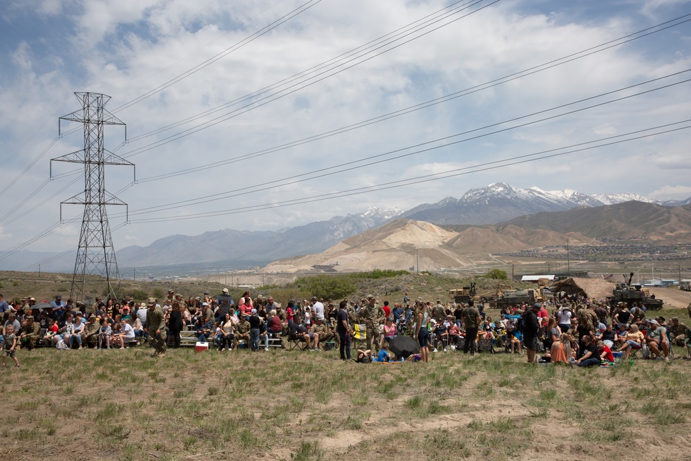 Utah National Guard’s 2nd Battalion, 222nd Field Artillery hosts live-fire artillery experience for family members