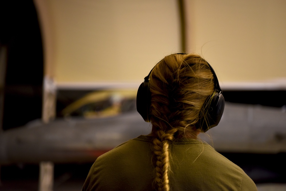 157th Airmen prepare jets for takeoff