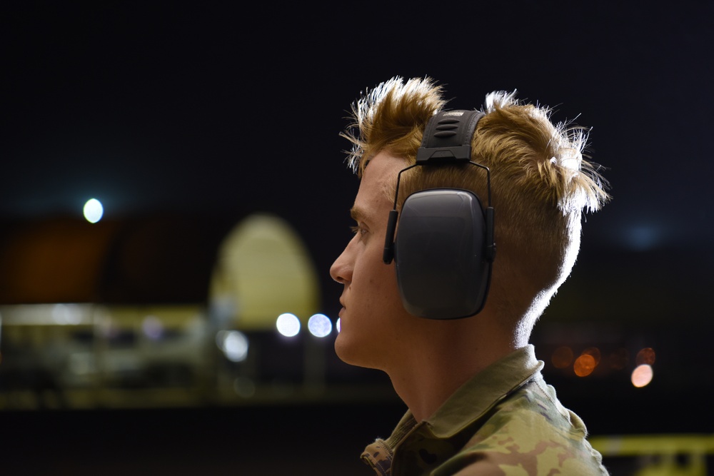 157th Airmen prepare jets for takeoff