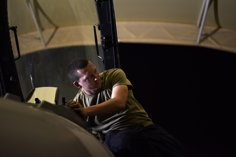 157th Airmen prepare jets for takeoff