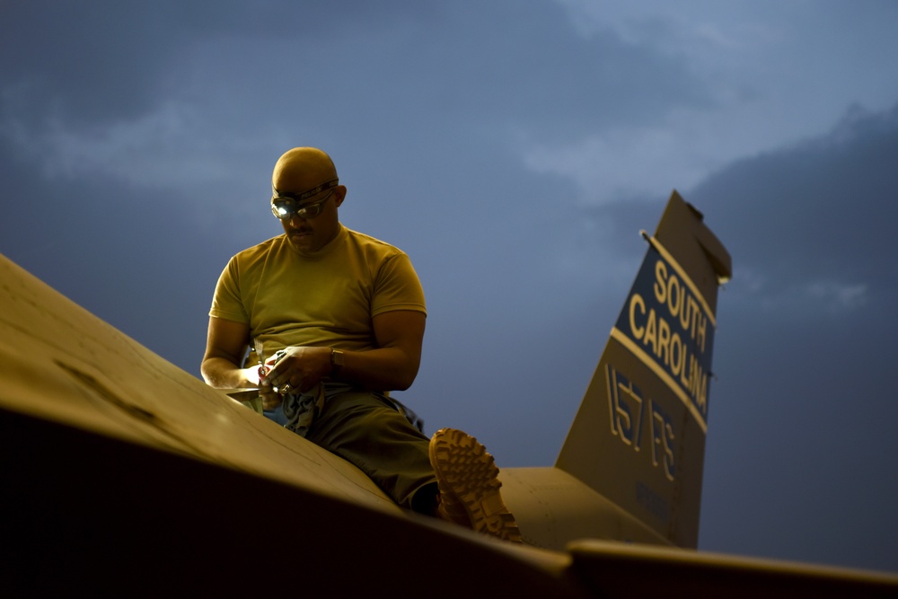 157th Airmen prepare jets for takeoff