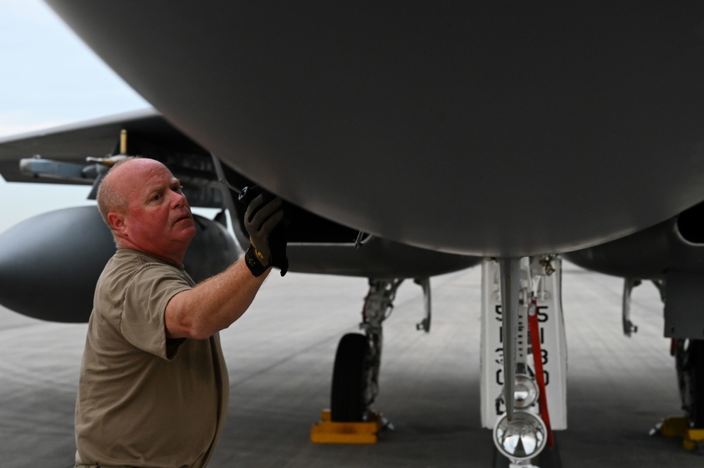 Crew chiefs begins preflight checks during Sentry Savannah 2021 (PST 4 of 8)