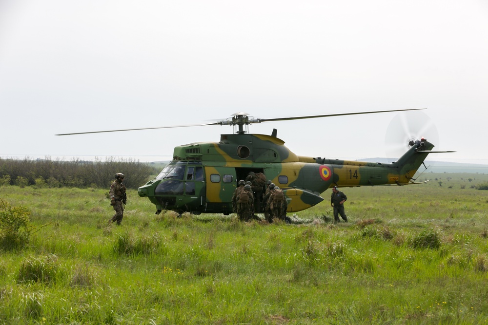 Soldiers load into a Puma Helicopter