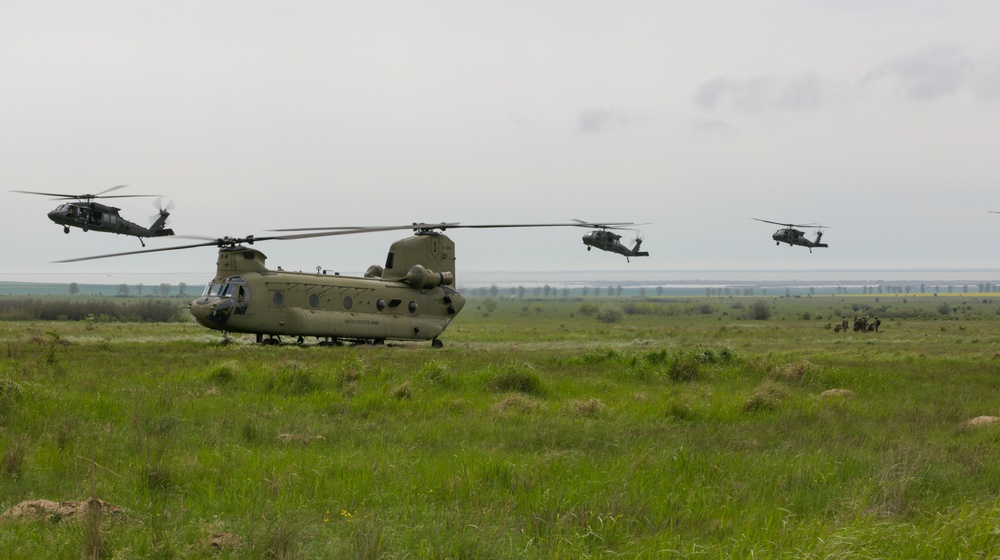 Personnel extraction in helicopters