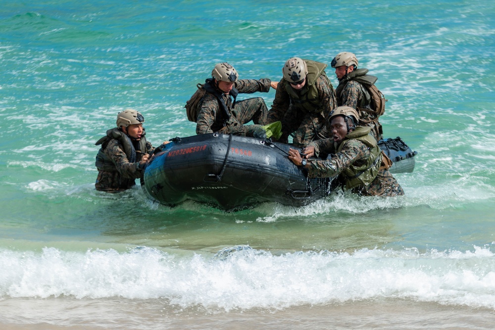 DVIDS - Images - Boat Company Executes Amphibious Raids [Image 3 of 15]