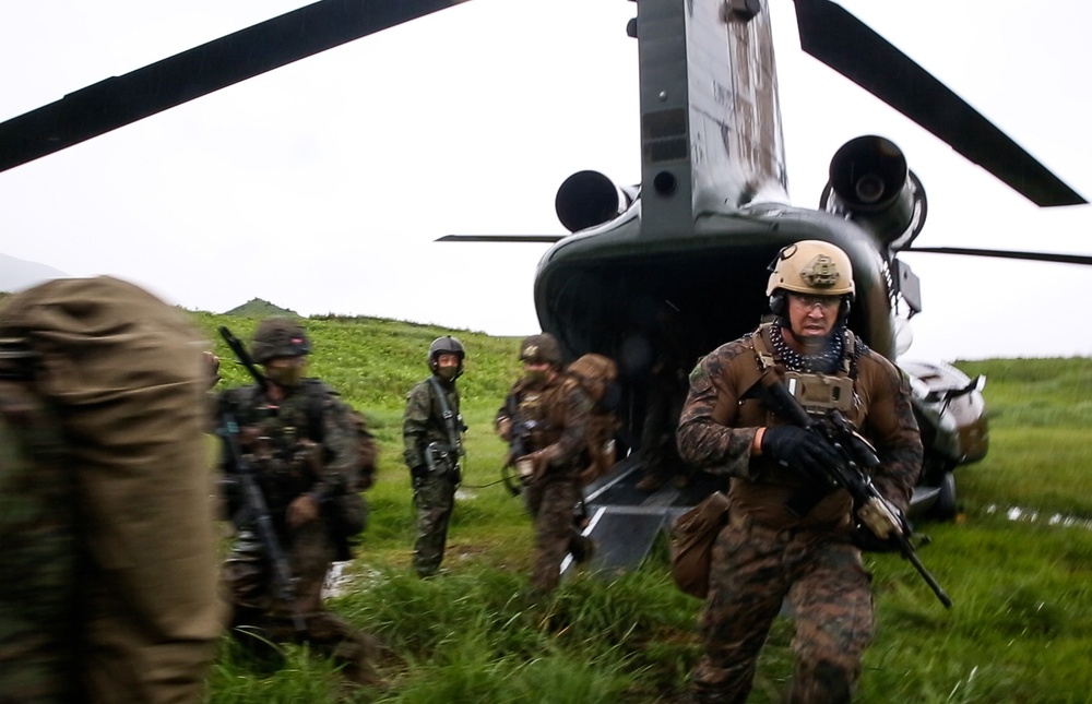 ARC-21 | U.S., French, Japanese troops conduct multilateral assault