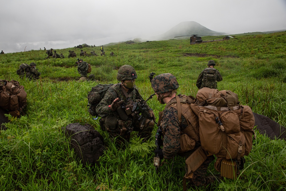 ARC-21 | U.S., French, Japanese troops conduct multilateral assault