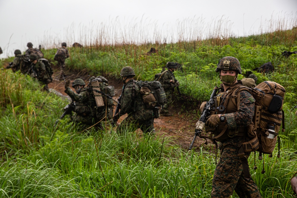 ARC-21 | U.S., French, Japanese troops conduct multilateral assault
