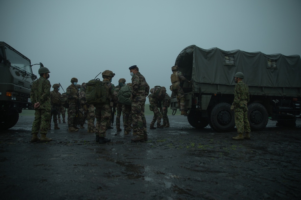 Jeanne D’Arc 21 | Leaders and Ambassadors of participating forces observe multilateral urban assault