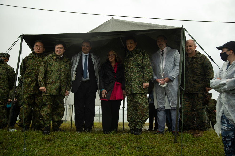 Jeanne D’Arc 21 | Leaders and Ambassadors of participating forces observe multilateral urban assault