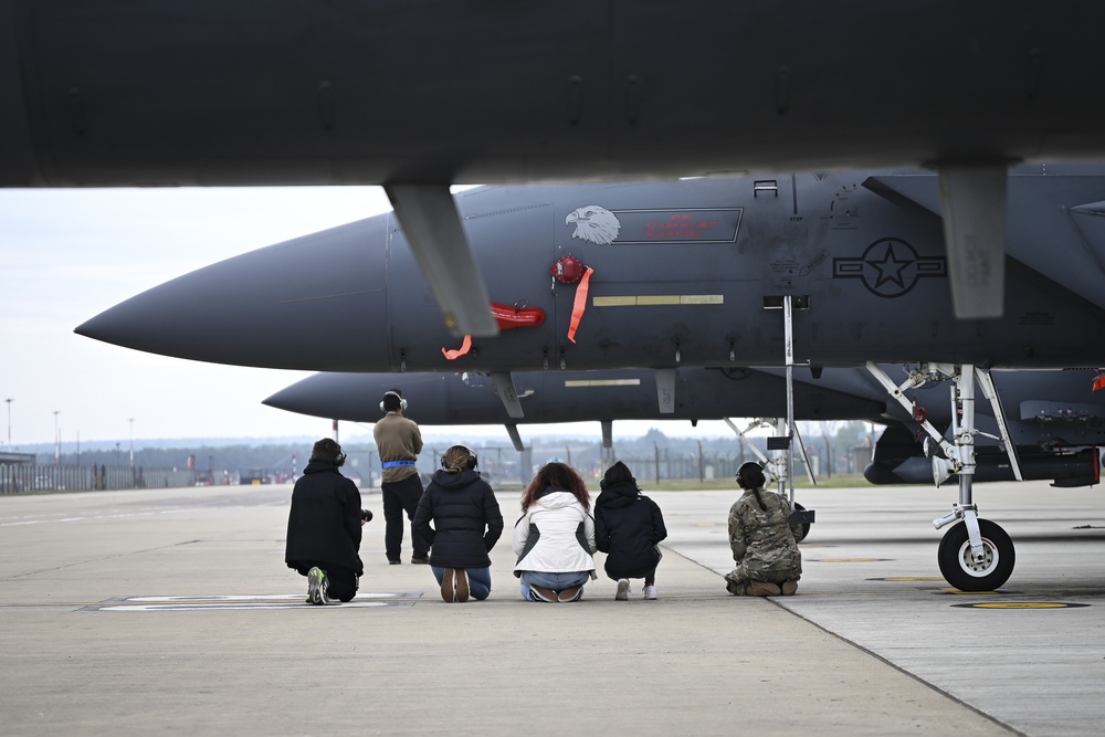48 FW hosts job shadow day