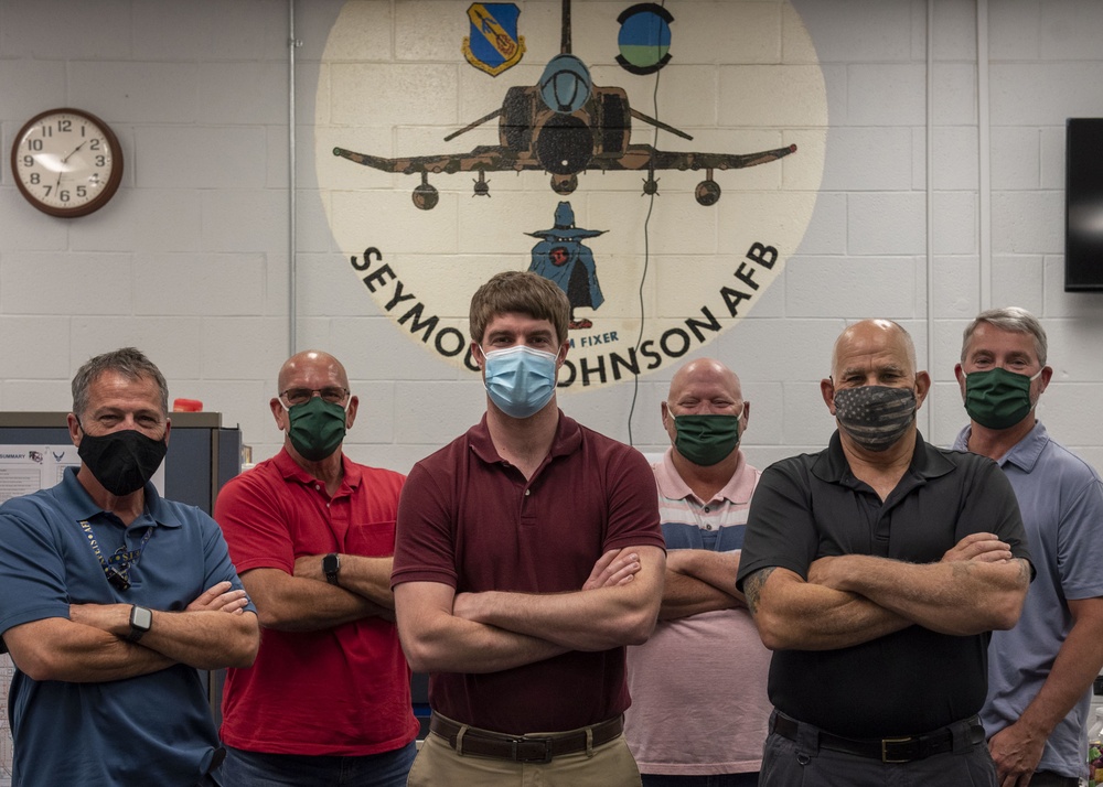 Air Force Engineering and Technical Services Team train Airmen, serve as technical advisors