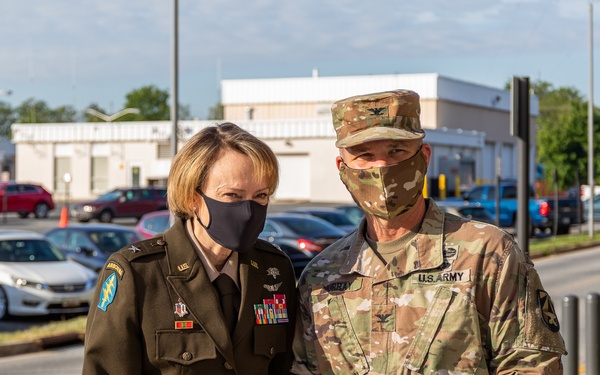 Brigadier General Mary V. Krueger visits Walter Reed Army Institute of Research