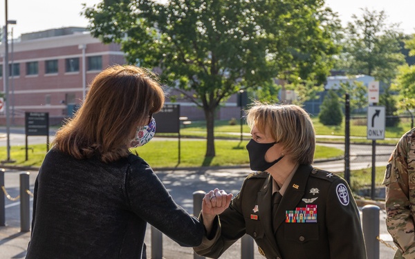 Brigadier General Mary V. Krueger visits Walter Reed Army Institute of Research