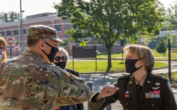 Brigadier General Mary V. Krueger visits Walter Reed Army Institute of Research