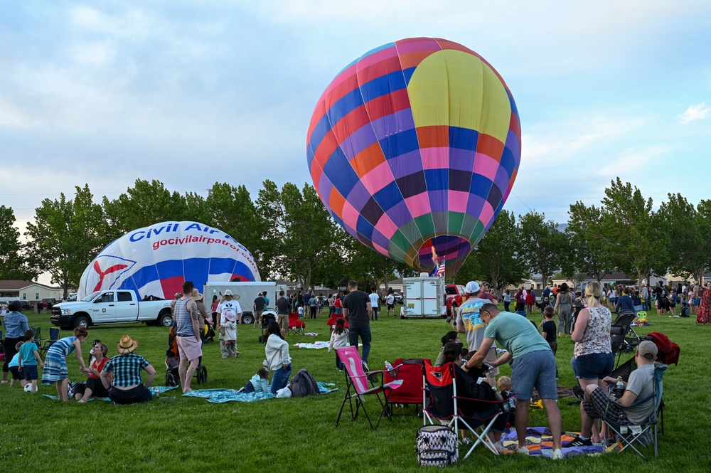 KAFB Balloon Glow