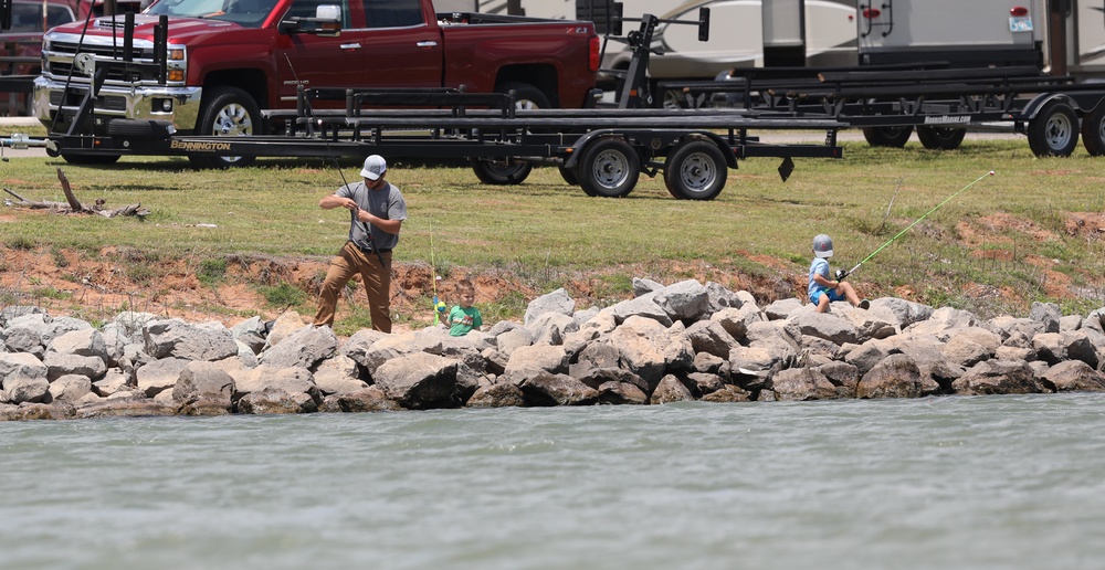 Canton Lake hosts Walleye Rodeo