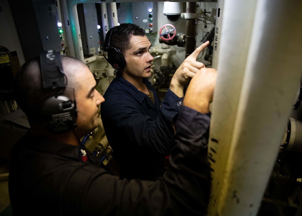 USS Sioux City Sailors Make Fresh Water