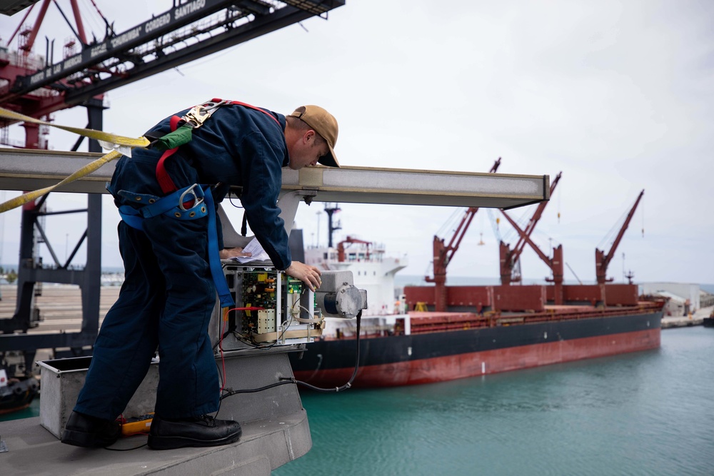 USS Sioux City Sailor Conducts Maintenance on the Ship's Radar