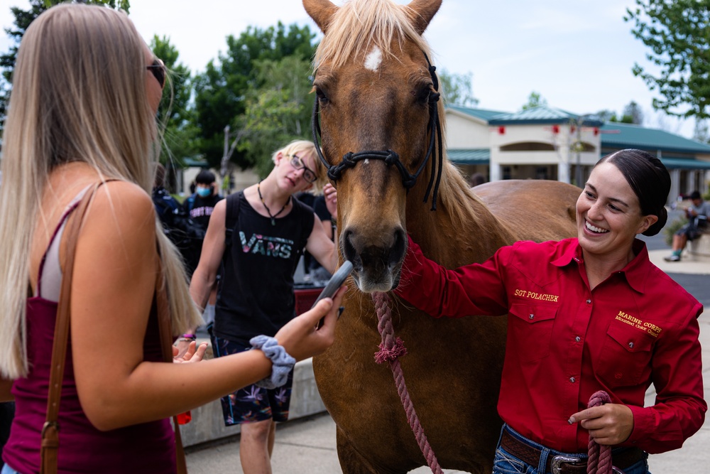 Mounted Color Guard brings mustangs to Foothill High School