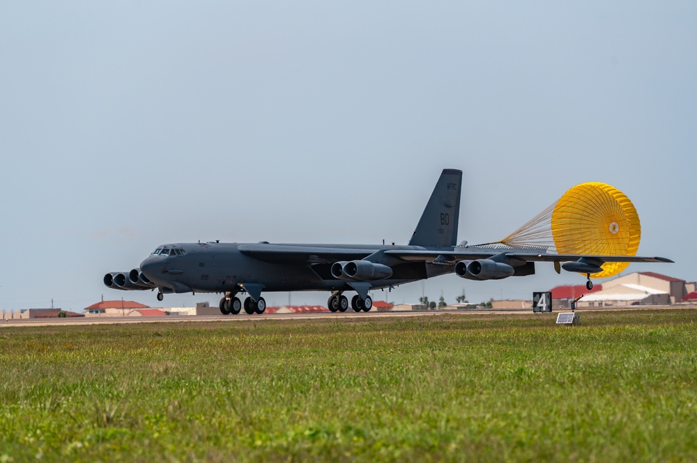 Thunderbirds Arrive at Patrick Space Force Base for Cocoa Beach Air show