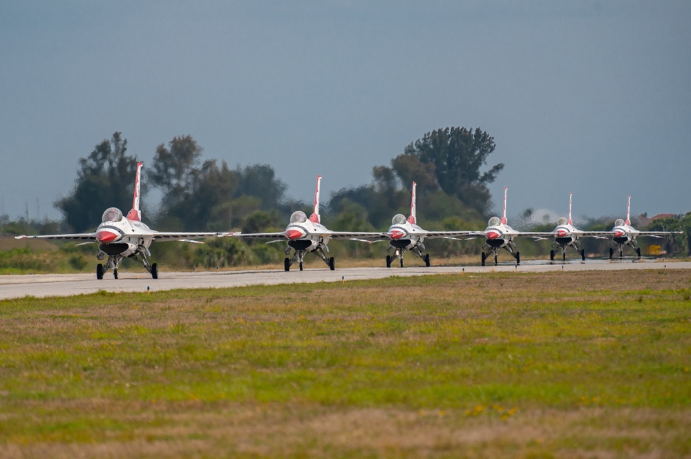 Thunderbirds Arrive at Patrick Space Force Base for Cocoa Beach Air show