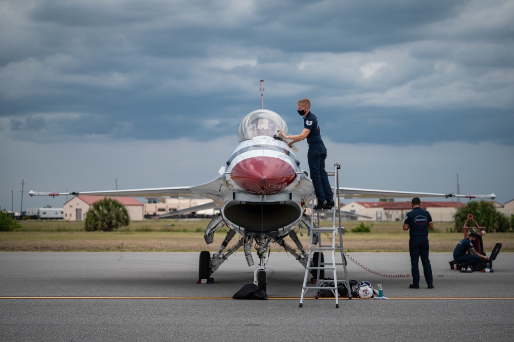 DVIDS Images Thunderbirds Arrive at Patrick Space Force Base for