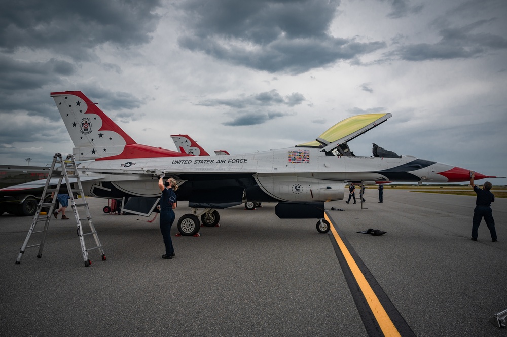 DVIDS Images Thunderbirds Arrive at Patrick Space Force Base for