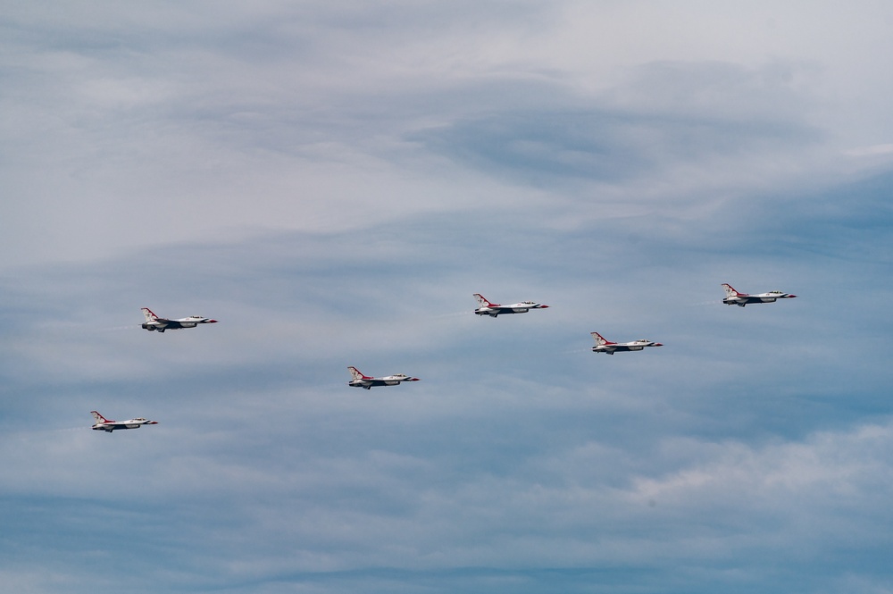 Thunderbirds Arrive at Patrick Space Force Base for Cocoa Beach Air show