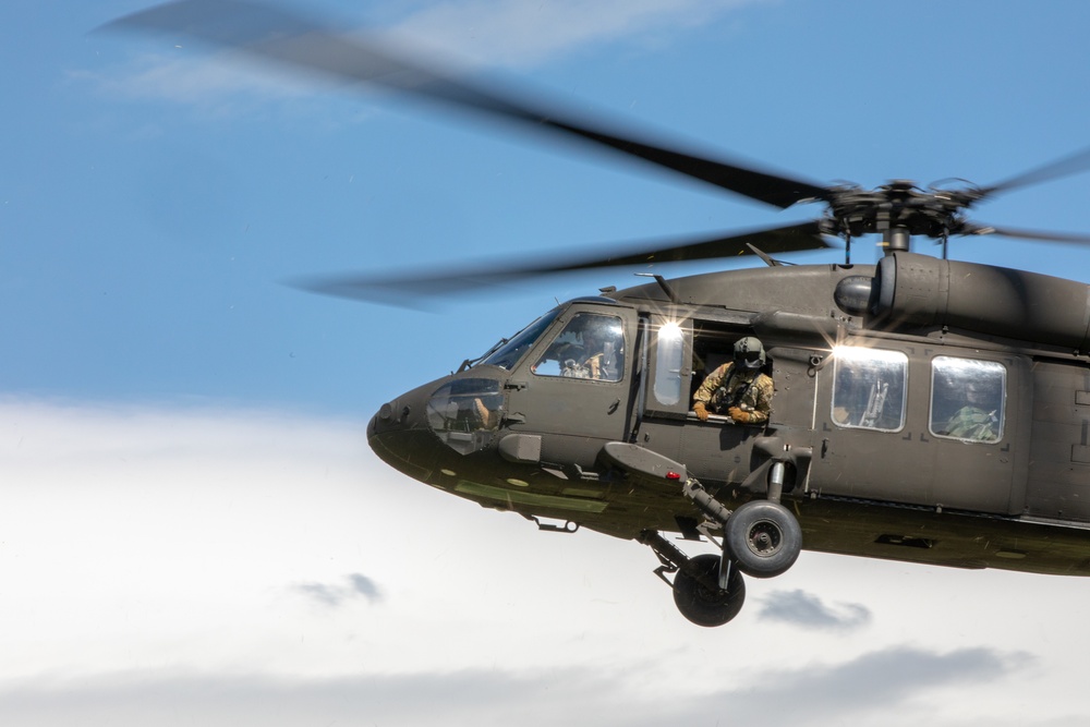 DEFENDER-Europe 21: UH-60 Blackhawks arrive in Albania