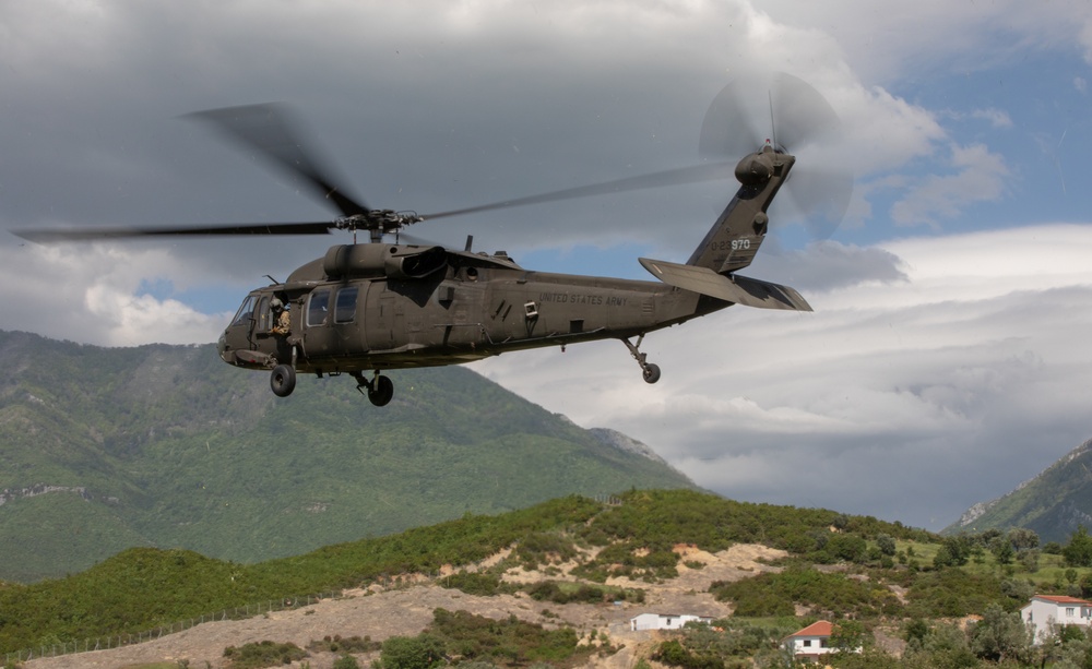 DEFENDER-Europe 21: UH-60 Blackhawks arrive in Albania