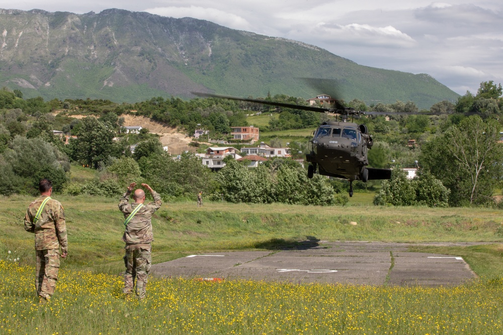 DEFENDER-Europe 21: UH-60 Blackhawks arrive in Albania