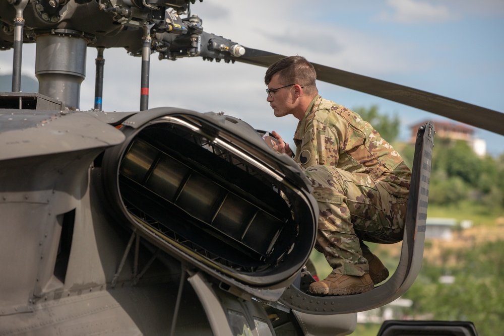 DEFENDER-Europe 21: UH-60 Blackhawks arrive in Albania