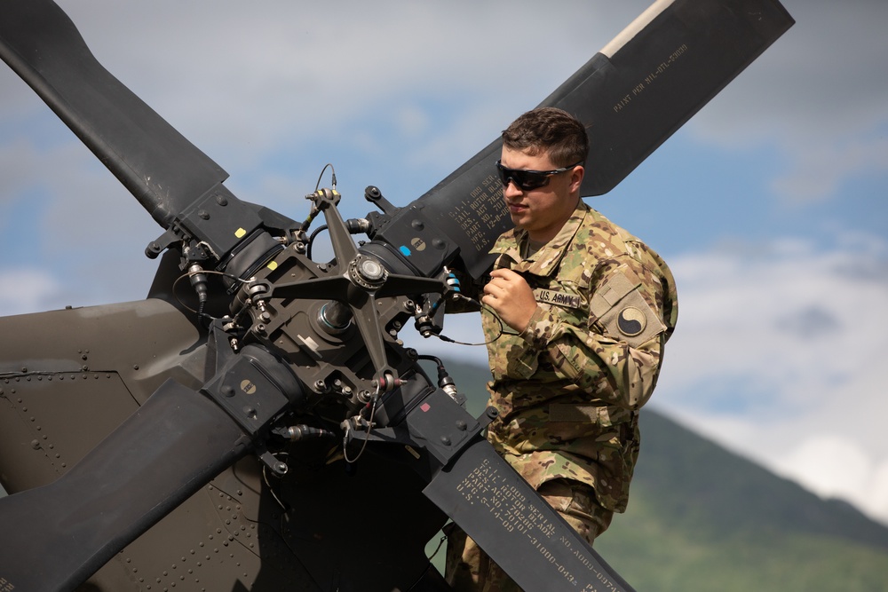 DEFENDER-Europe 21: UH-60 Blackhawks arrive in Albania