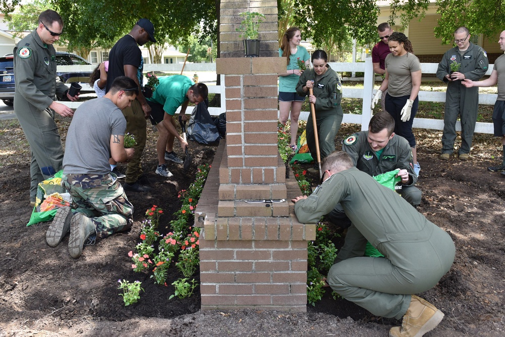 461st Air Control Wing Volunteers Clean Turner Park