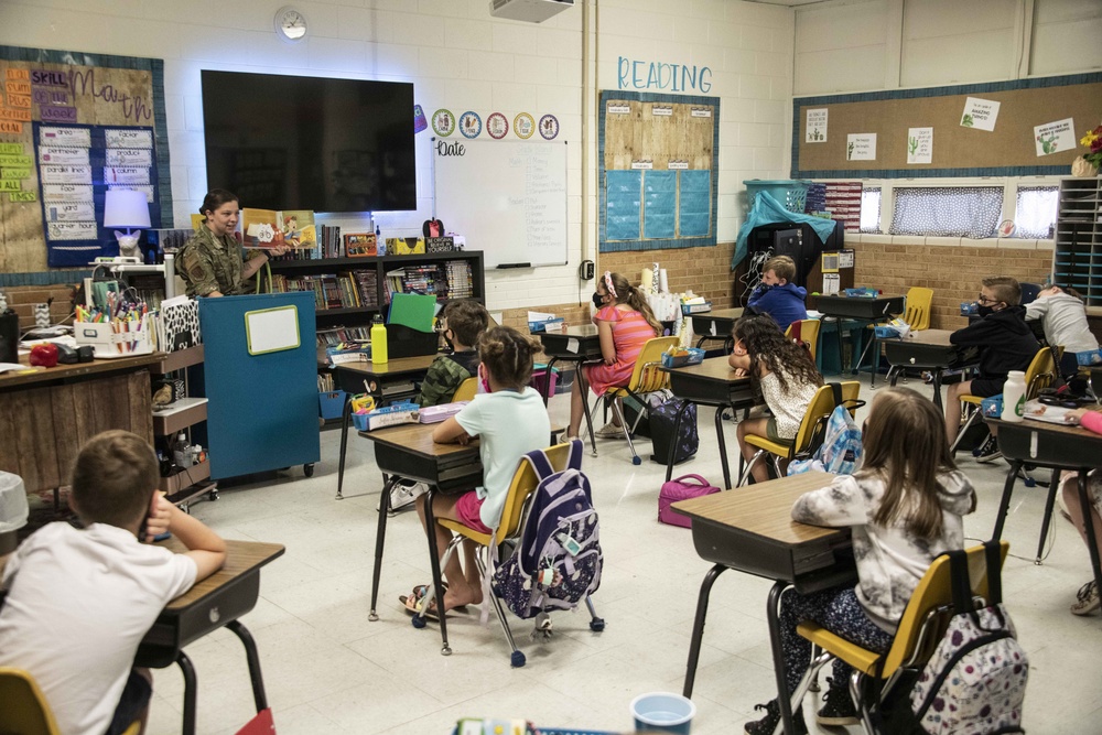 Airmen share financial freedom advice with elementary students