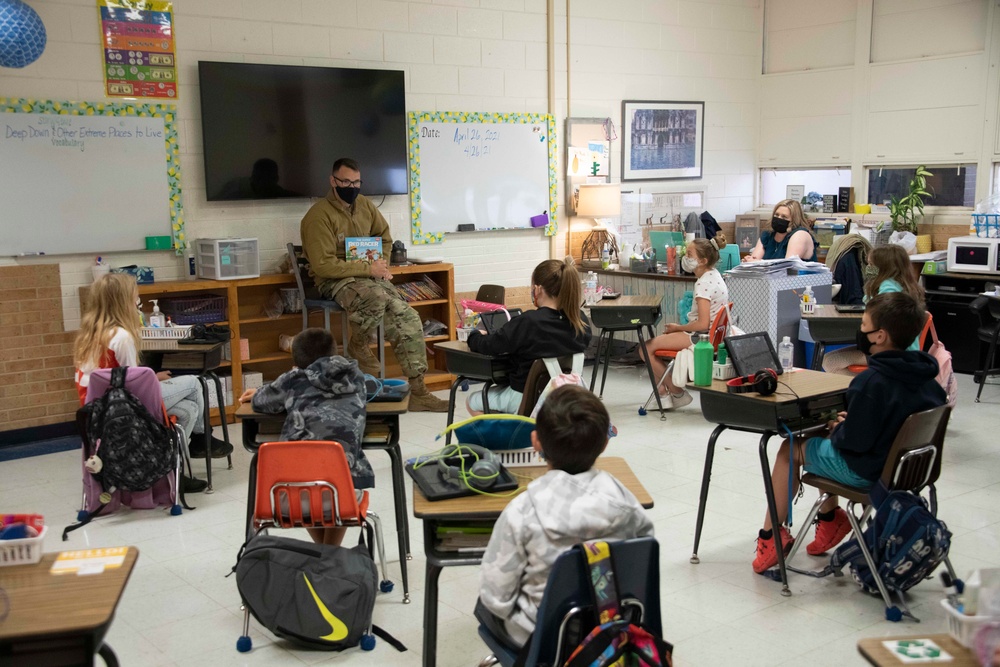 Airmen share financial freedom advice with elementary students