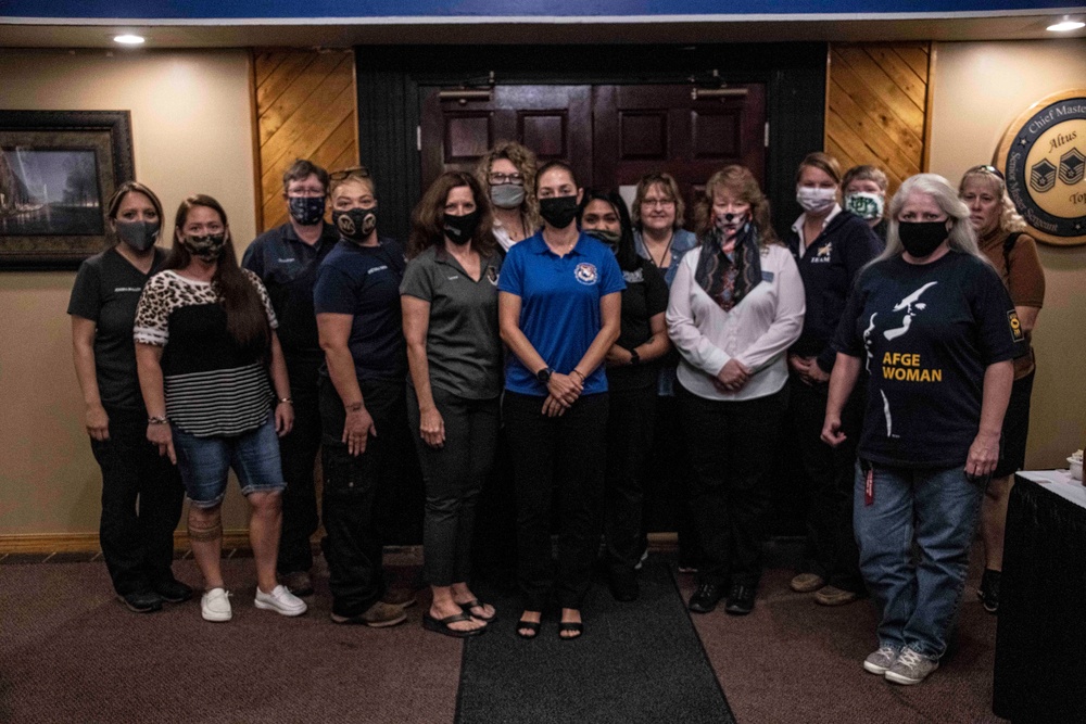 927th MXG Superintendent shares insight with  females in aircraft maintenance
