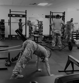 Army Recovery Care Program Soldiers pump iron, lift spirits