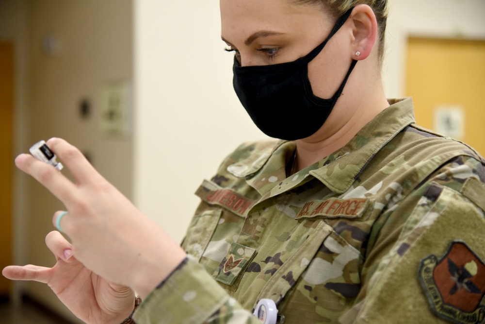 AZNG assists active component with vaccinations of service members and dependents