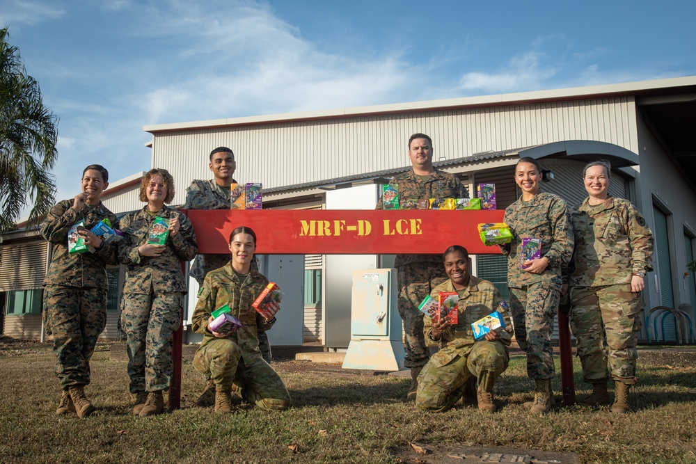 Girl Scout Troop 126173 donates cookies to MRF-D